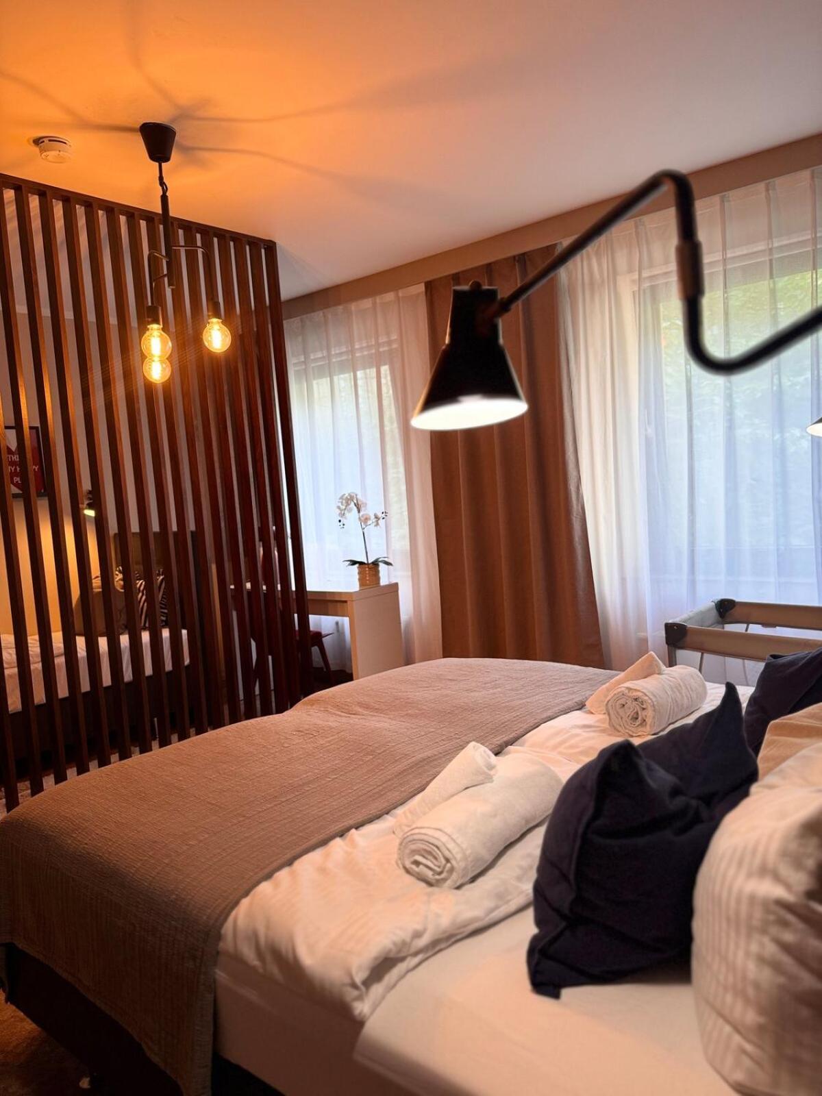 Zentrale Wohnung Direkt Am Hauptbahnhof - Bismarck Düsseldorf Exterior foto